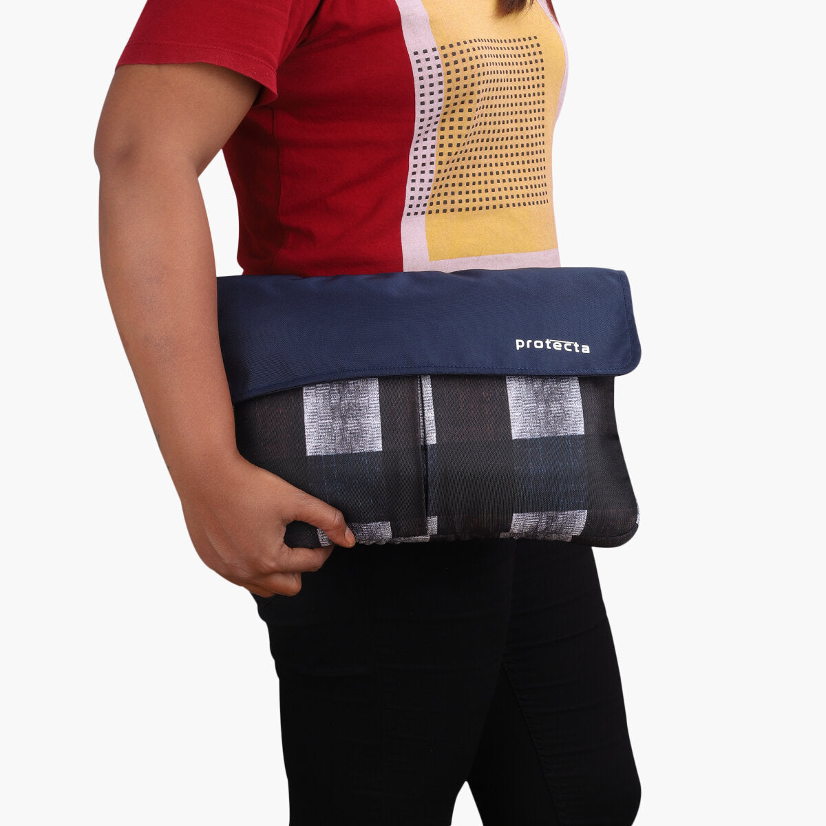 Distressed Checks Print | Protecta Charlie Laptop Bag