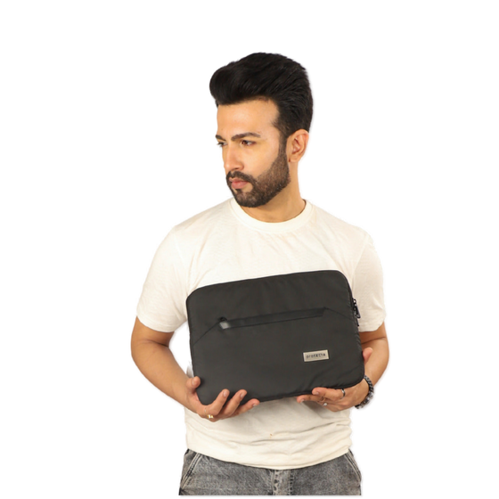 Model Holding Apex Sleeve