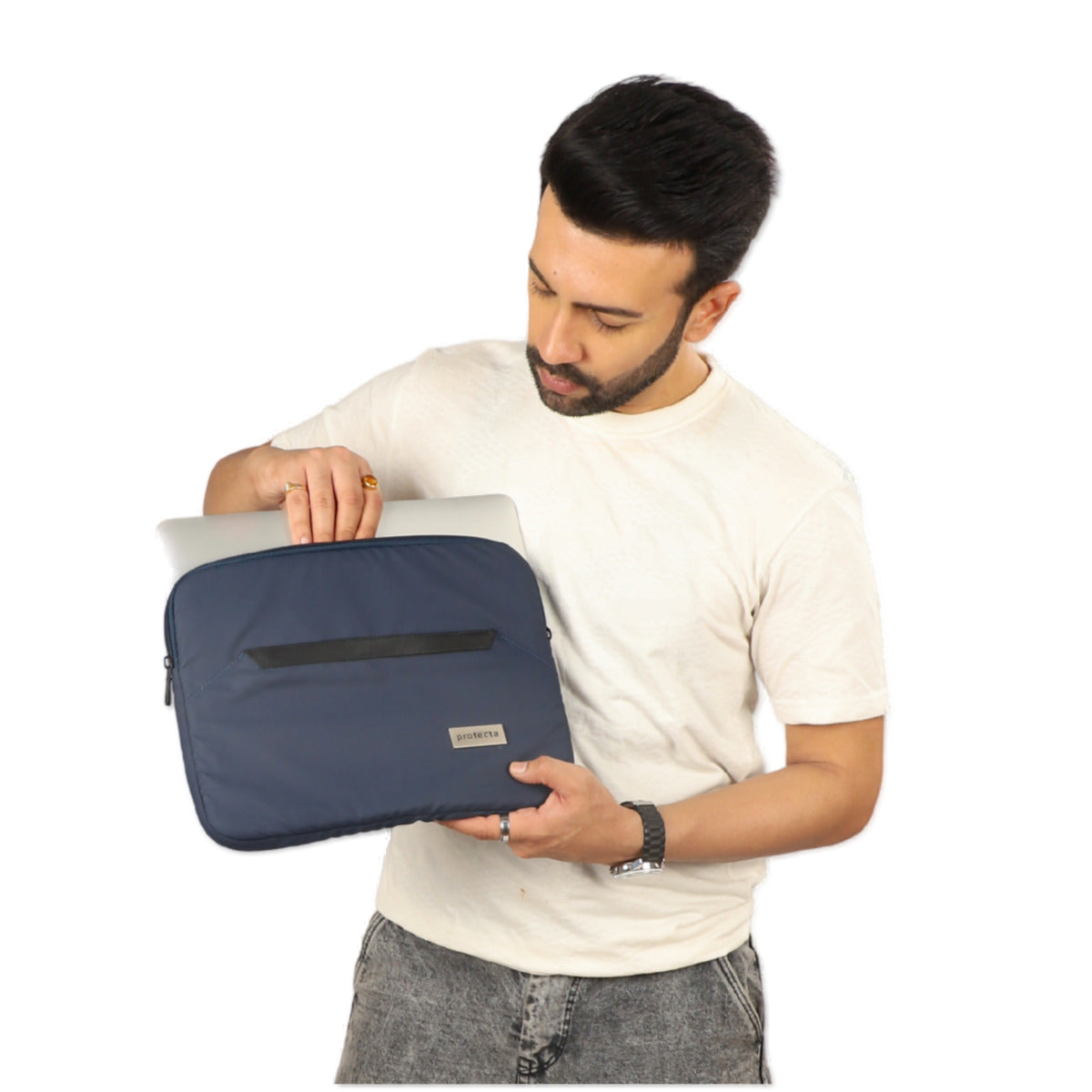 Model Holding Apex Sleeve