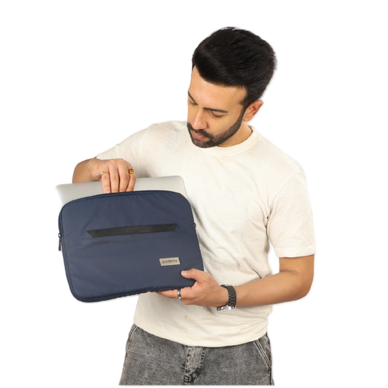 Model Holding Apex Sleeve