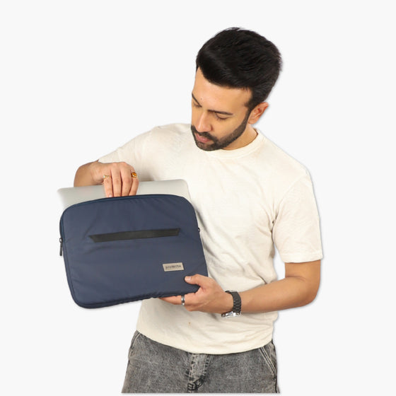 Model Holding Apex Sleeve