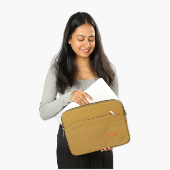 Model Holding Grace Sleeve