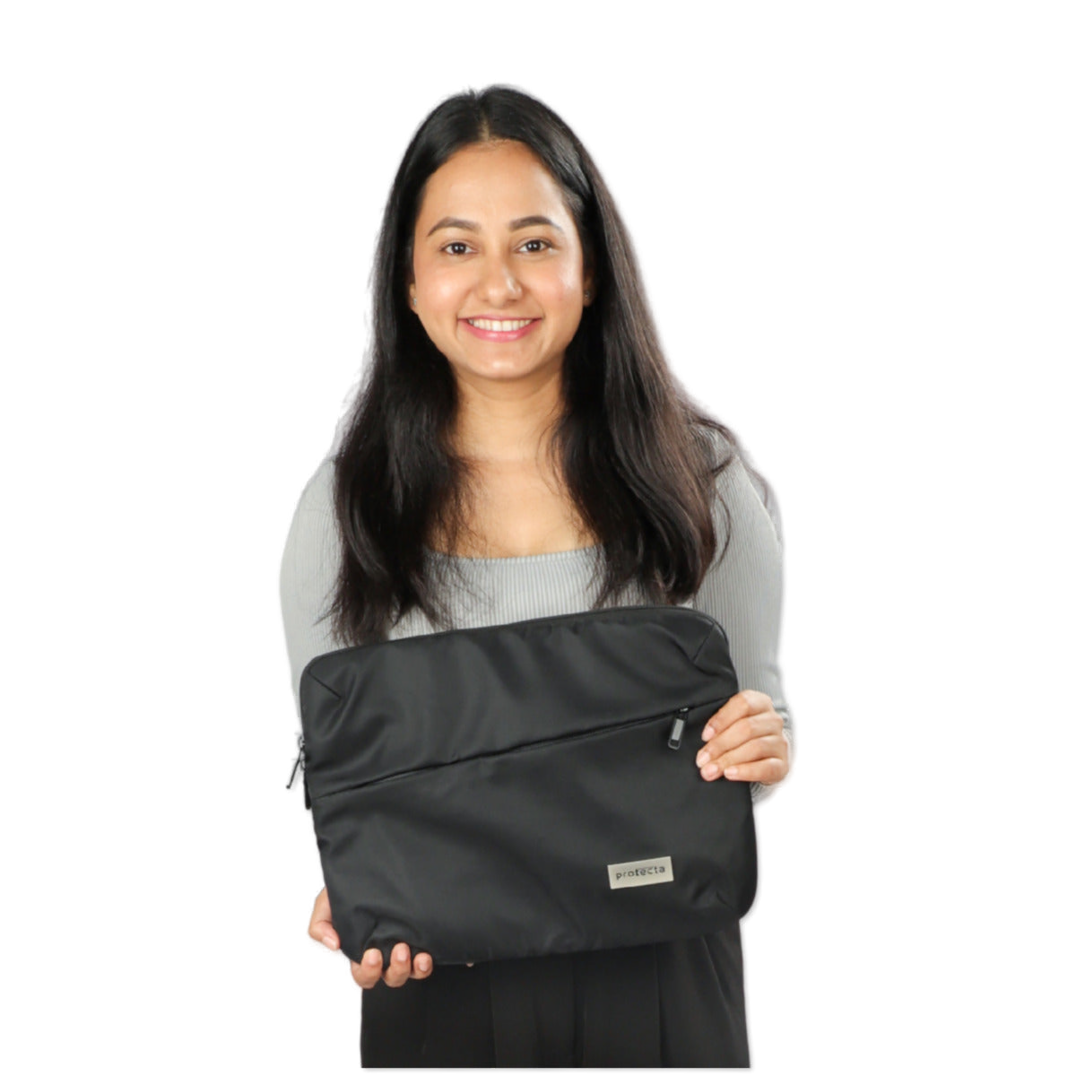 Model Holding Pinnacle Sleeve