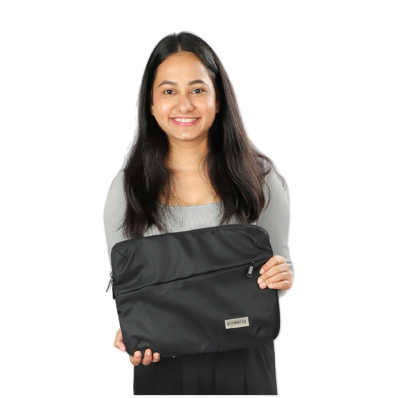 Model Holding Pinnacle Sleeve