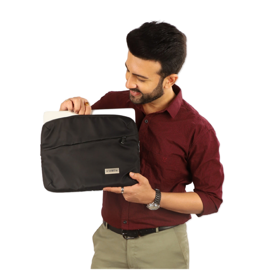 Model Holding Pinnacle Sleeve