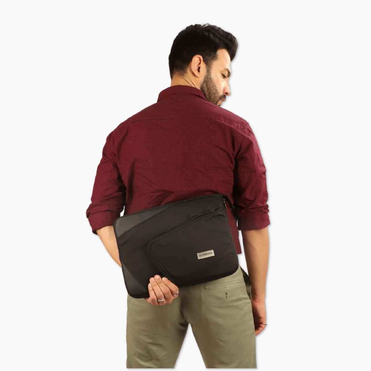 Vertex Sleeve Model Image